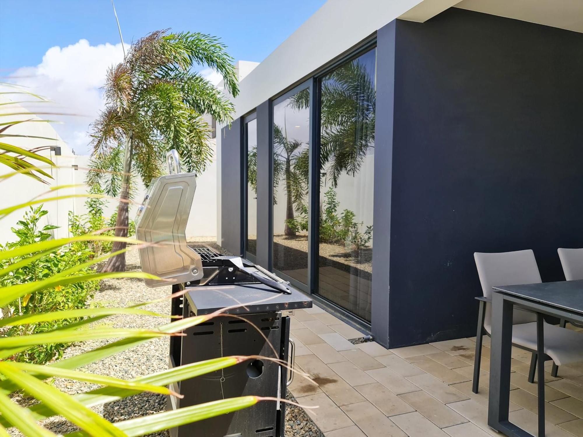 Tuscany Residence Aruba Palm Beach Exterior foto