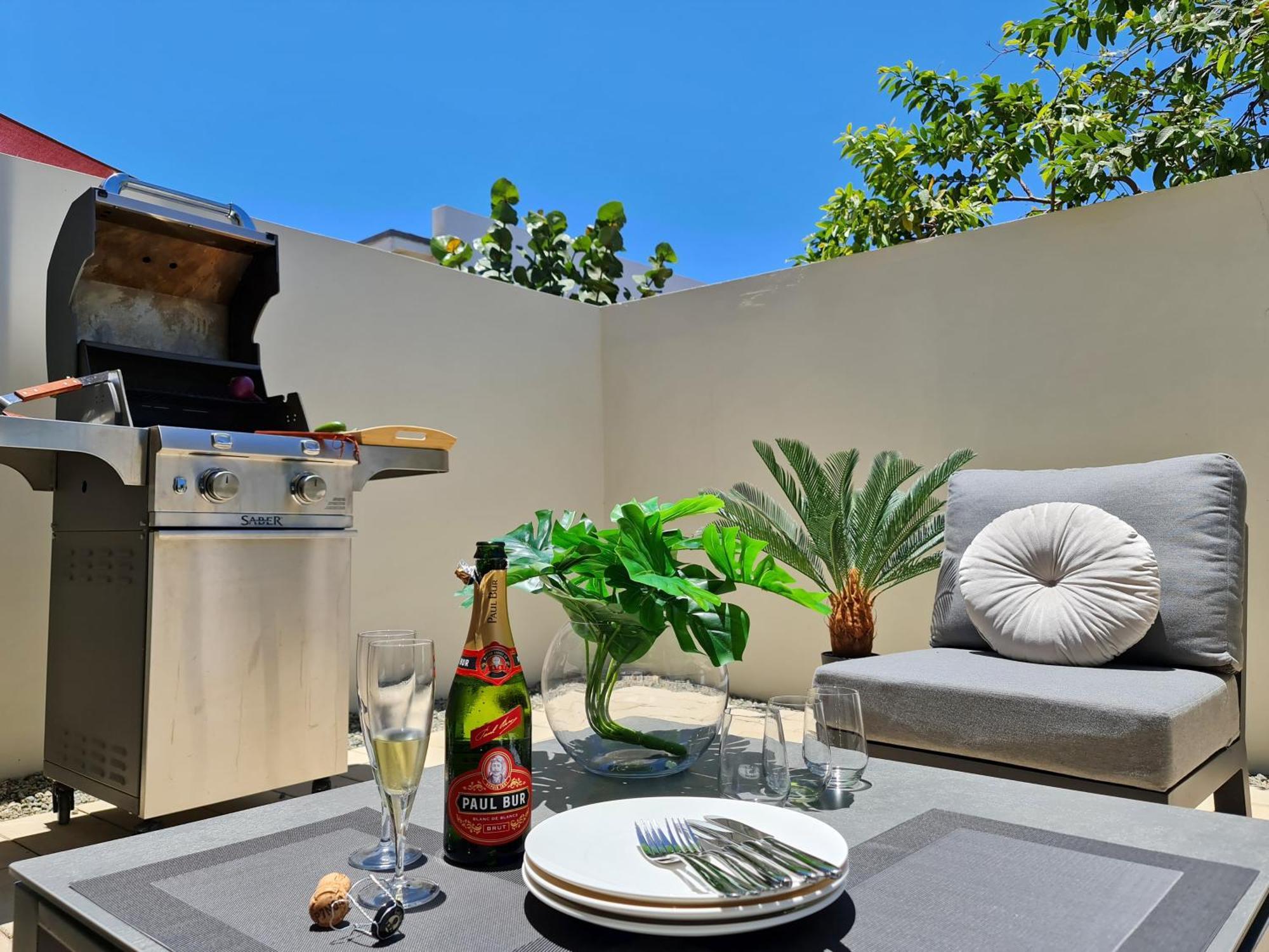 Tuscany Residence Aruba Palm Beach Exterior foto